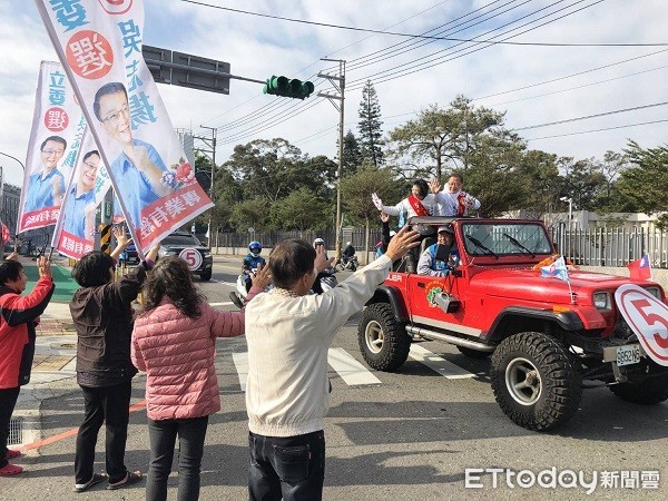 ▲吳志揚車隊掃街獲選民大力支持。（圖／吳志揚競選總部提供）