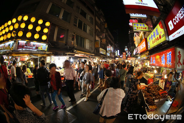 夜市,基隆廟口(圖/記者徐文彬攝)