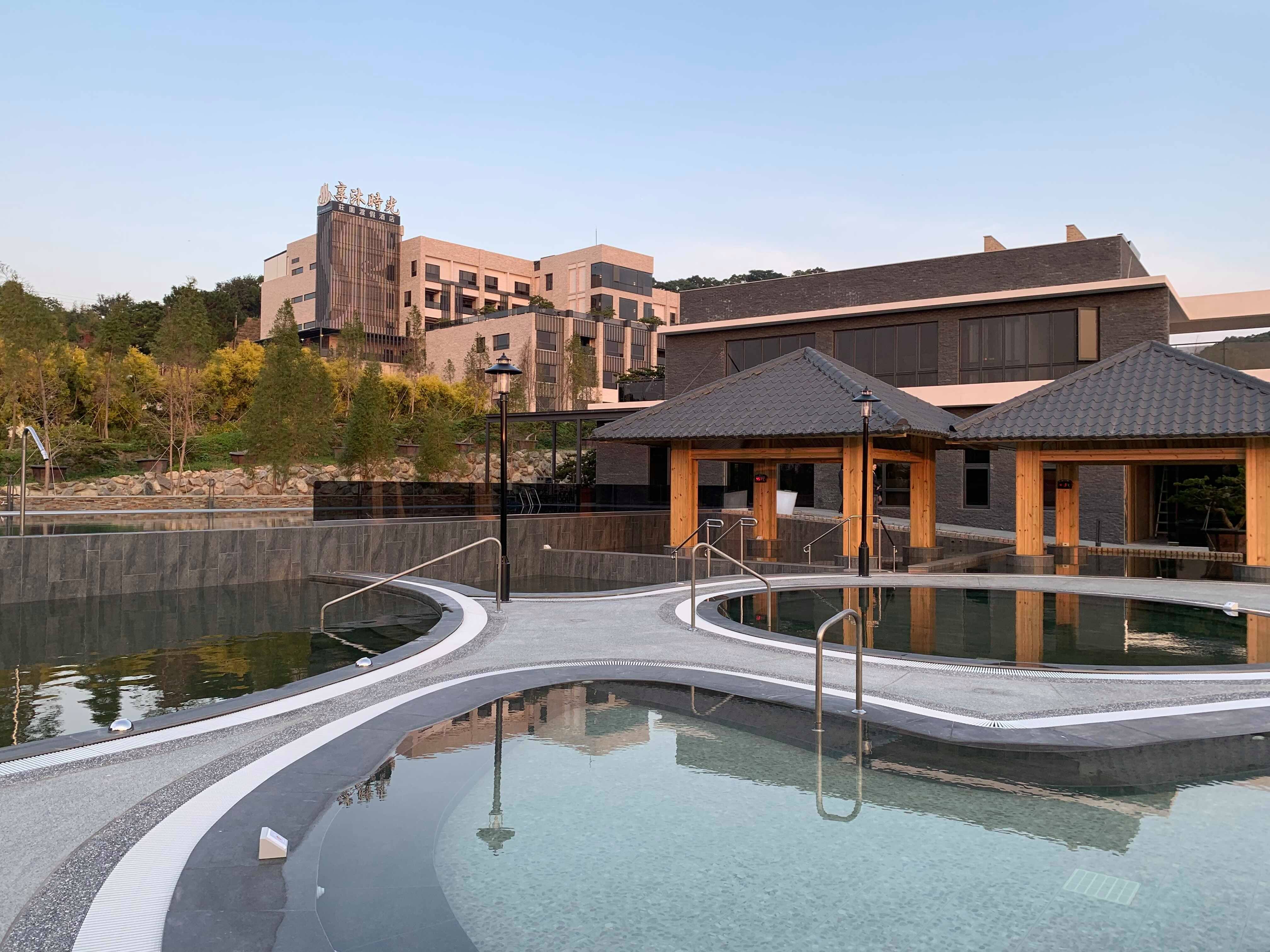 苗栗住宿新選擇 全新渡假酒店 平原超美夜景全包了 戶外泡湯享情趣 Ettoday旅遊雲 Ettoday新聞雲