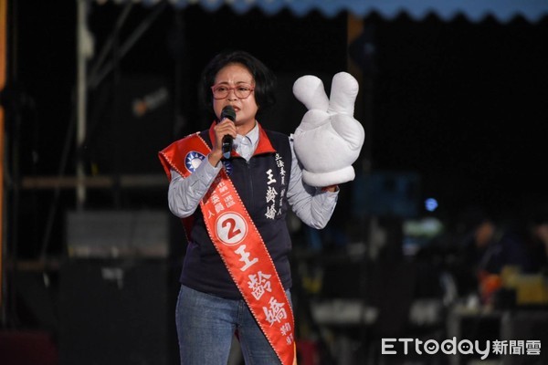 ▲高雄韓國瑜選前之夜，立委候選人王齡嬌。（圖／記者林敬旻攝）