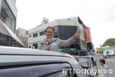 台東民進黨立委劉櫂豪三連霸　掃街謝票大喊：感謝鄉親