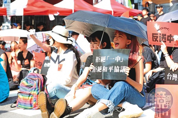 香港反送中事件去年6月爆發後，連帶拉抬台灣反中情緒，讓蔡英文的選情跟著一路看漲。