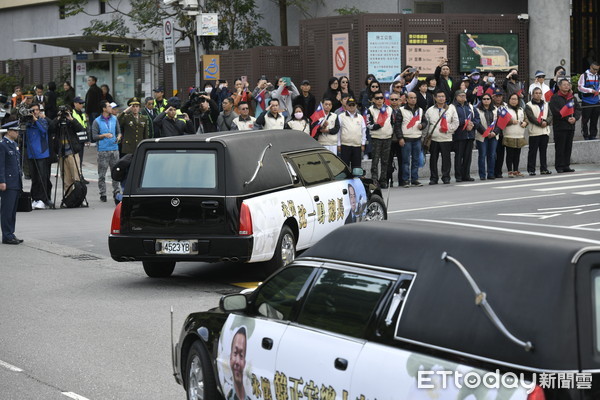 ▲▼UH-60M黑鷹直升機墜毀殉職將士聯合公祭後，移靈至台北市立第二殯儀館火化。照片已上傳後台。（圖／記者湯興漢攝）