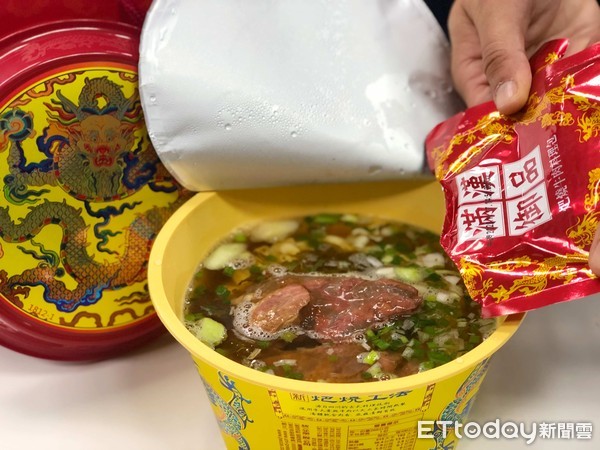 ▲滿漢御品牛肉麵。（圖／記者陳涵茵攝）