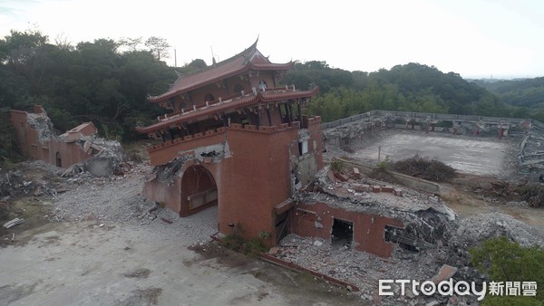 ▲▼台灣民俗村開始拆除。（圖／李泳昌提供）