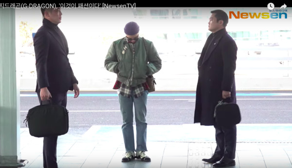 ▲▼天王回歸！G-Dragon機場時尚「破洞衣+名牌包」　衝上熱搜。（圖／翻攝自Newsen、G-Dragon IG）