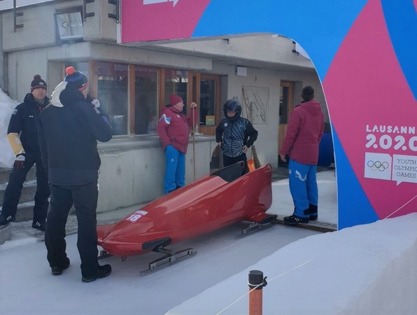 ▲▼冬青奧雪車隊賽前準備。（圖／中華奧會提供）