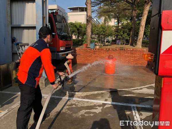 ▲台南市消防局為加強民眾防火、防災觀念，特別開放全市57個消防分隊廳舍供民眾參觀及體驗。（圖／記者林悅翻攝，下同）