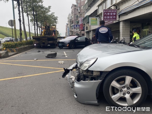 ▲▼ 新北市蘆洲特斯拉車禍。（圖／記者陳以昇攝）