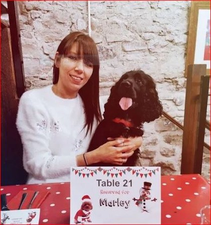 ▲少女穆蕾和她的愛犬馬利。(圖／臉書@ Ashleigh Murray)          。