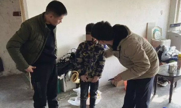 10歲男童失蹤7天在「同學床下」找到！　他哭訴：爸爸不讓我玩手遊。（圖／翻攝自杭州日報）