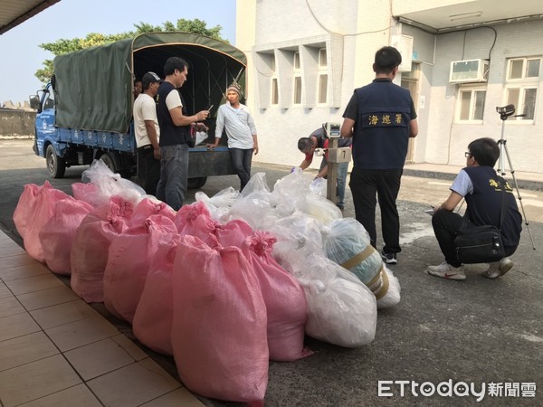 ▲屏東地檢署指揮屏東機動查緝隊及警方等單位查獲陳姓船長走私毒品原料入境，22日依毒品危害防制條例起訴             。（圖／記者陳崑福翻攝）