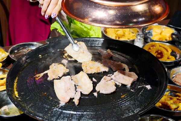 ▲▼豬對有韓式烤肉吃到飽。（圖／橘子狗愛吃糖提供）