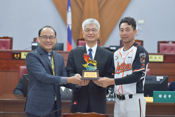 ▲▼ 統一獅法治教育宣導，郭阜林、楊家維、林安可、蘇泰安、林岳平          。（圖／統一獅提供）