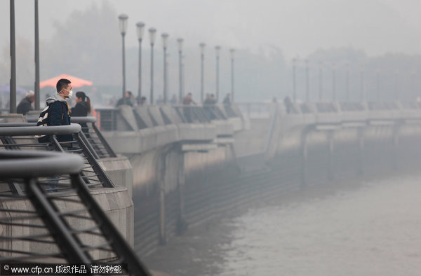 上海陷霧霾災害。（圖／CFP）