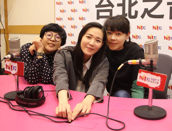 ▲▼安溥(左一)、CIACIA何欣穗(中)、黃小楨擔任電台初五特別節目嘉賓。（圖／Hit Fm聯播網提供）