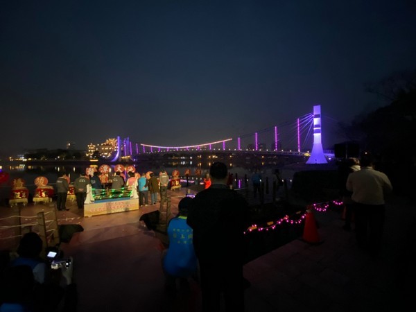 ▲桃園龍潭大池吊橋竣工，市府將發展夜遊經濟學。(圖／觀旅局提供)