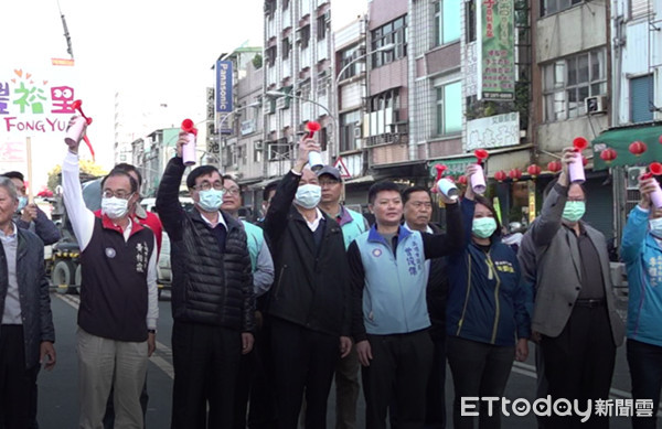 ▲▼     中華地下道填平工程典禮韓市長致詞        。（圖／記者翁進忠攝）