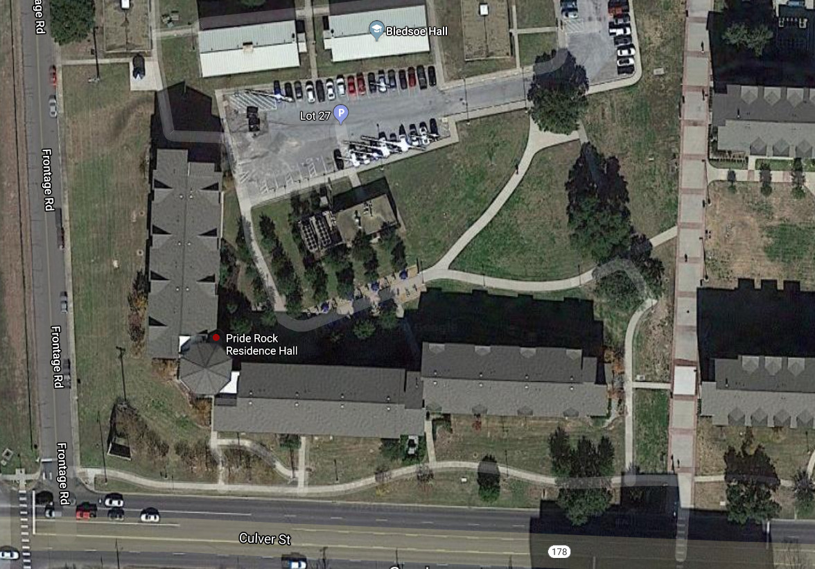 ▲▼德州農工大學宿舍爆槍擊案2死1傷　警緊急安排所有人進避難所。（圖／翻攝自Google Map）