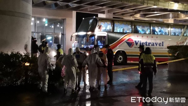 ▲▼武漢撤回台包機，247人搭遊覽車分送隔離地-新店烏來。（圖／記者黃彥傑攝）