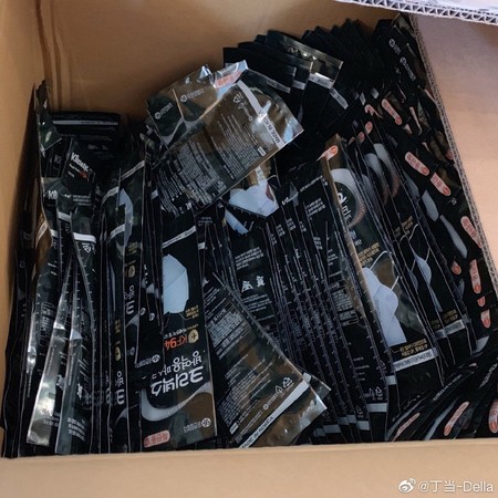 ▲▼丁噹捐出約1000個口罩給家鄉的醫院。（圖／翻攝微博）