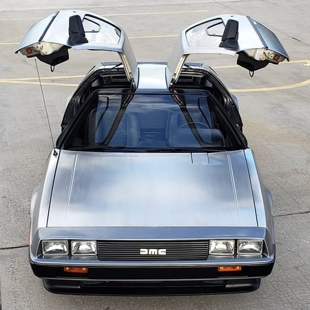 ▲電影《回到未來》時光機DeLorean DMC-12重啟投產。（圖／翻攝DeLorean）