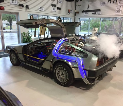 ▲電影《回到未來》時光機DeLorean DMC-12重啟投產。（圖／翻攝DeLorean）