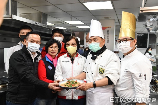 ▲ 新北校園午餐增添異國南洋風味 侯友宜：讓學童透過飲食與世界接軌。（圖／新北市政府提供）