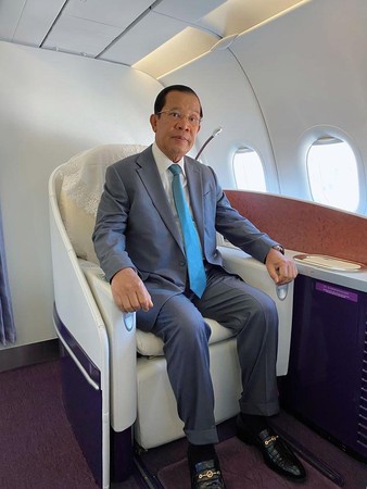 洪森前往北京訪問，強調柬埔寨人民與中國人民堅定地站在一起。（翻攝自Samdech Hun Sen, Cambodian Prime Minister臉書）