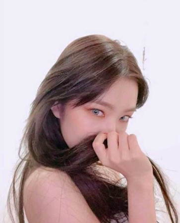 ▲▼ 太妍還是Irene？　2張照片湧入千名粉絲「還是有人答錯」 。（圖／翻攝自Irene IG、INSTIZ）