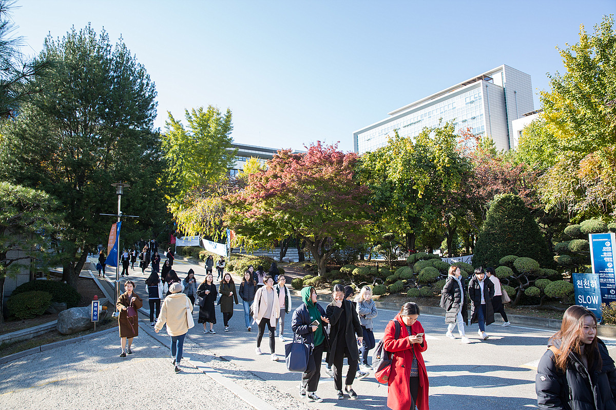 南韓變性人考上女子大學！同學狂打抗議電話反對…她無奈放棄名額