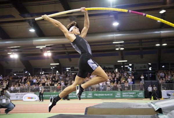 ▲▼ 男子撐竿跳新的世界紀錄20歲的瑞典好手杜普蘭提斯(Armand Duplantis)            。（圖／達志影像／美聯社）