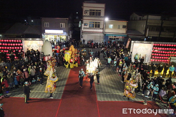 ▲▼ 池上元宵繞境擔飯晚宴嘉年華熱鬧登場，吸引上千民眾體驗。（圖／記者楊鈞典翻攝，下同）