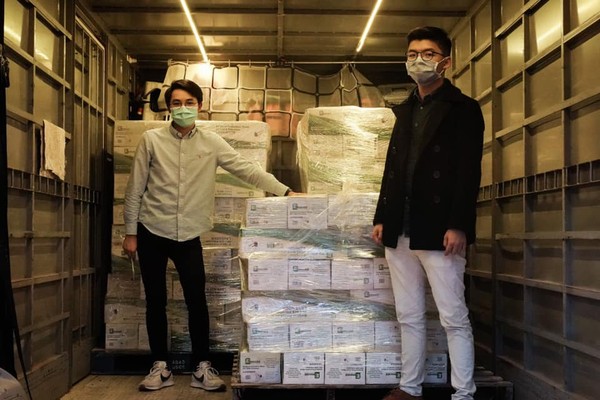 ▲▼香港眾志購10萬口罩便宜賣　黃之鋒：怕成搶劫目標。（圖／黃之鋒臉書）