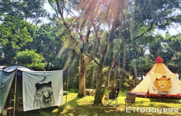  野外露營透透氣！到新竹風莊園享受陽光微風芬多精　夏日滑水道孩子們嗨翻 。（圖／記者廖明慧攝）