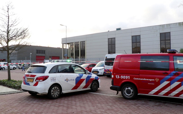 ▲▼荷蘭阿姆斯特丹一處辦公室12日發生郵包炸彈爆炸事件。（圖／路透）