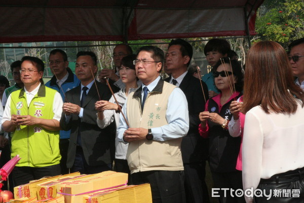 ▲台南市體3立體停車場開工動土典禮，由市長黃偉哲等人主持，希望解決市民停車與休憩問題。（圖／記者林悅攝，下同）