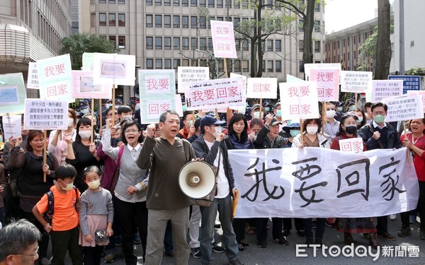 ▲▼武漢台商家屬武先生陸委會陳情。（圖／記者屠惠剛攝）