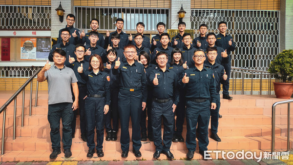 ▲台南市警二、四分局共32名警專實習生，完成1個月的實習課程，個收穫滿滿，準備迎接畢業後的警察生涯。（圖／記者林悅翻攝，下同）
