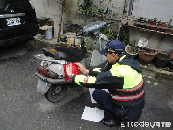 ▲▼新北警108年清理報廢車佔位，約清出了1萬7千個停車位。（圖／記者陳豐德翻攝）