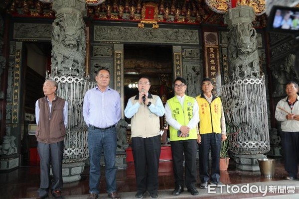 ▲台南市將軍區北嘉部落雨水下水道工程祈福謝土儀式，黃偉哲市長等人一同祈求風調雨順、國泰民安。（圖／記者林悅翻攝，下同）