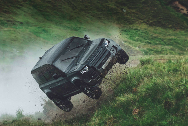 ▲Land Rover新Defender在007電影中具有許多特技鏡頭。（圖／翻攝自Land Rover）