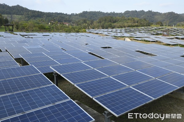 ▲▼太陽能光電板,太陽能發電,光電,台北能源之丘,綠能,再生能源,非核家園,大同公司。（圖／記者湯興漢攝）