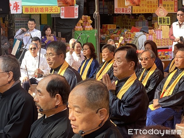 ▲台南市中西區首廟天壇（天公廟）舉辦「新冠肺炎消災祈禳大法會」，台南市長黃偉哲親自到場擔任主祭官，祈求遏止消弭新冠肺炎之疫情及祈福國泰民安。（圖／記者林悅攝，下同））