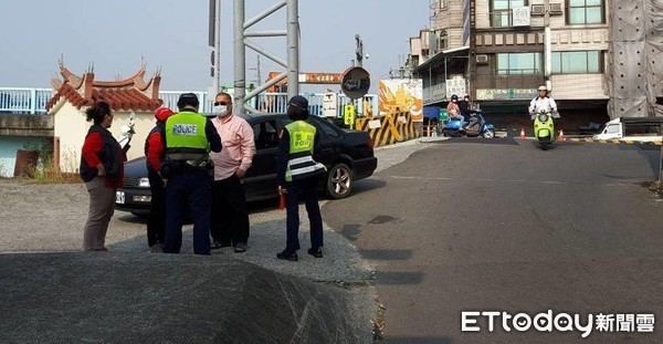 ▲屏東縣東港警分局針對東港、南州等兩進行交通大執法，確保交通安全            。（圖／記者陳崑福翻攝）