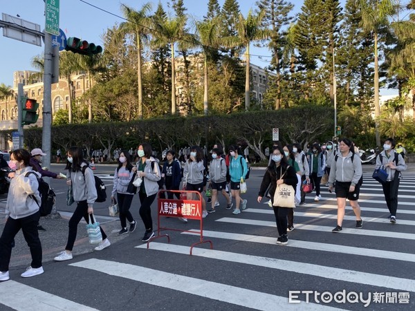 ▲▼  北一女中,開學防疫,進校園 。（圖／記者崔至雲攝）