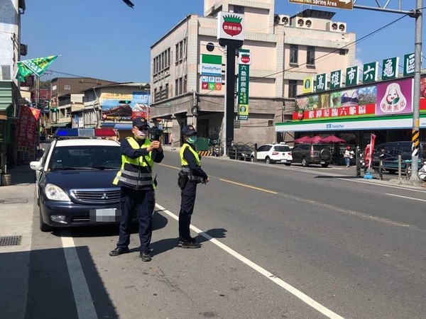 ▲▼南橫公路加強取締。（圖／翻攝六龜警分局臉書）