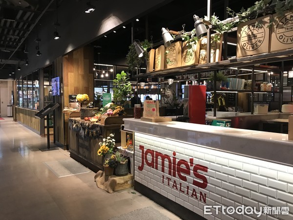 ▲Jamie’s Italian Taiwan無預警關店，2／27最後一天營業日內部仍空盪。（圖／記者蔡惠如攝）