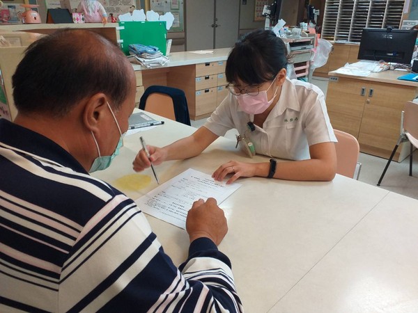 ▲防疫再升級!嘉義長庚控制入院人流，鼓勵視訊探病。（圖／嘉義長庚醫院提供）