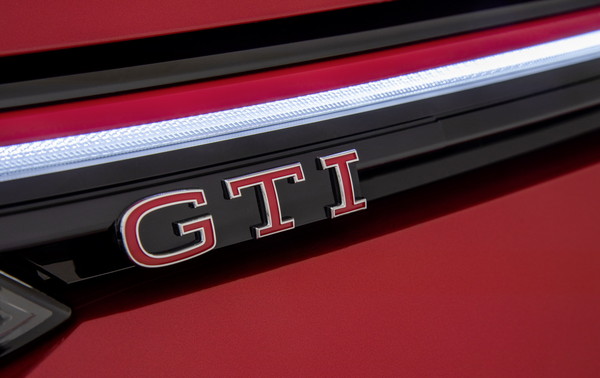 ▲福斯8代Golf GTI、GTD、GTE性能掀背亮相。（圖／翻攝自Volkswagen）